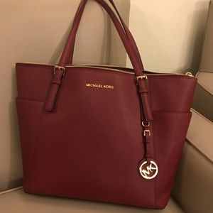 Michael Kors Jet Set Large Leather Tote Bag